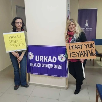 urkad urla kadın dayanışma derneği şiddet protesto pankart